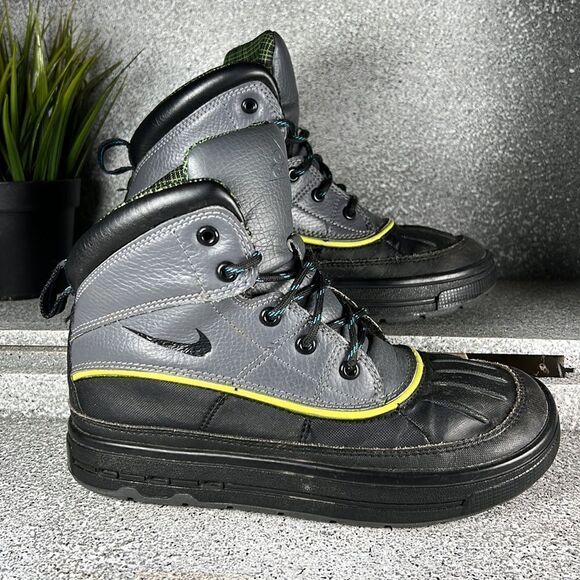 Nike ACG Woodside 2 High Leather Boots Shoes Size 2 - Picture 3 of 7